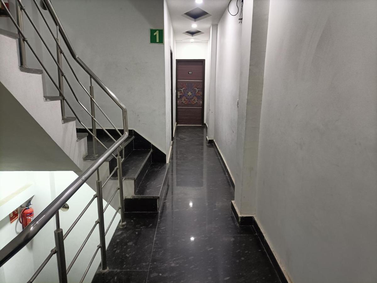 Airport Hotel Breeze 新德里 外观 照片