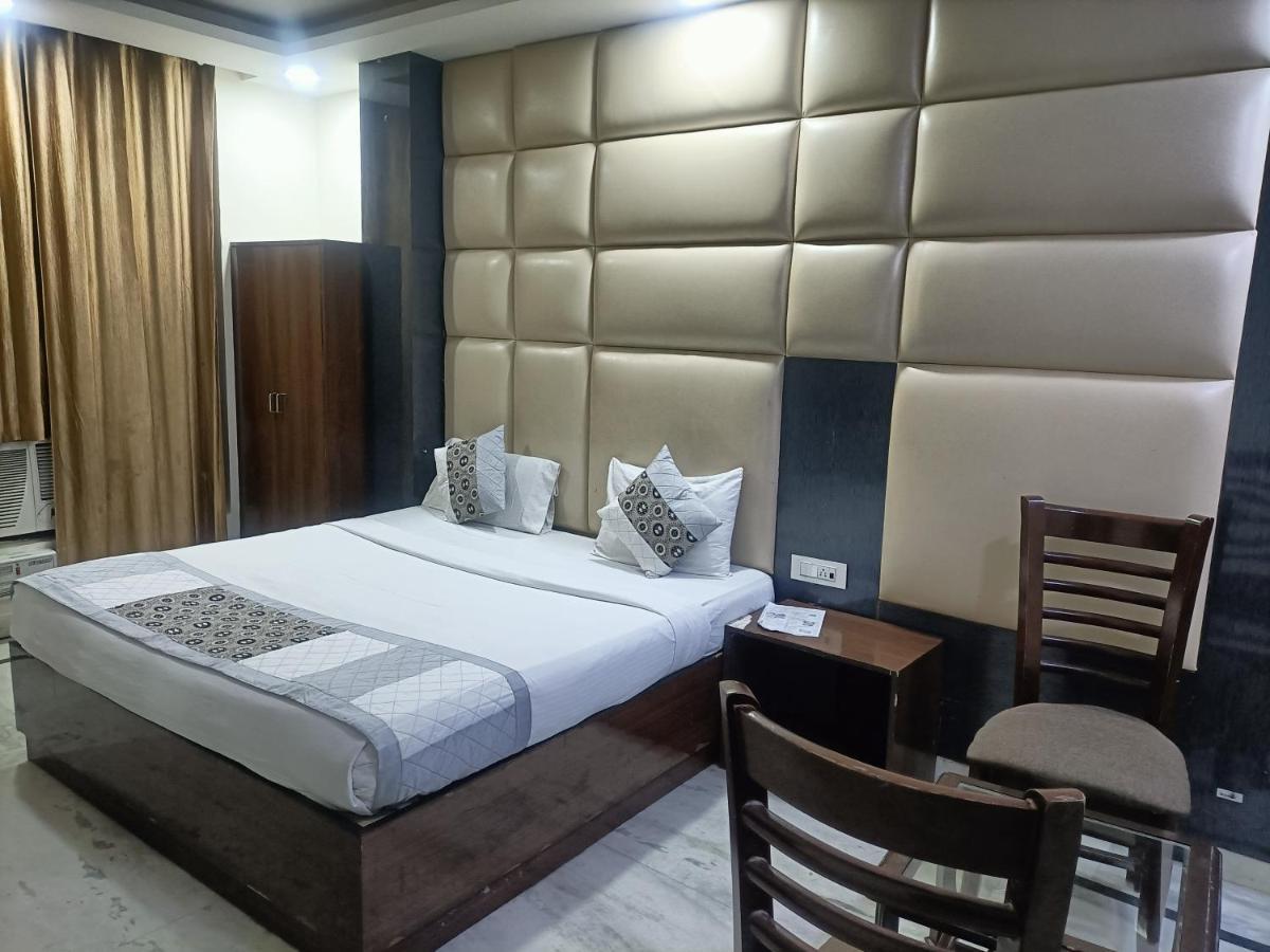 Airport Hotel Breeze 新德里 外观 照片
